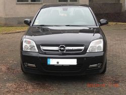 Schwarz metallic Gebraucht 2003 Opel Signum Cosmo Kleinwagen | 9.500 €