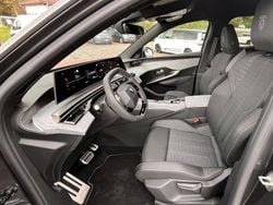 Silber Neu 2025 Peugeot 5008 GTi SUV | 36.790 € (Guter Preis)