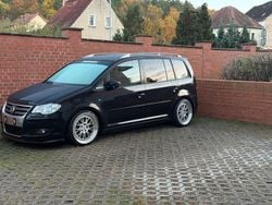 Schwarz Gebraucht 2010 VW Touran R-line Edition Van / Kleinbus | 4.500 € (Teuer)