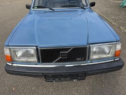 Blau Gebraucht 1983 Volvo 244 Limousine | 10.700 €