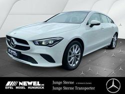 Polarweiß Gebraucht 2021 Mercedes CLA180 Shooting Brake Progressive Kombi | 31.888 €