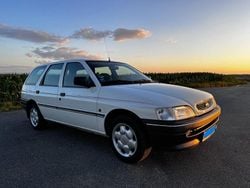 Weiß Gebraucht 1994 Ford Escort Kombi | 6.000 €