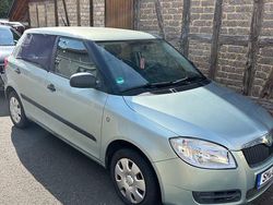 Grau Gebraucht 2009 Skoda Fabia Kleinwagen | 2.300 € (Guter Preis)