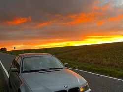 Grau Gebraucht 2004 BMW 318 Limousine | 3.500 €