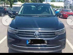 Schwarz Gebraucht 2022 VW Tiguan Life SUV | 26.500 € (Fairer Preis)