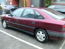 Rot Gebraucht 1993 Renault Safrane Kleinwagen | 2.490 €