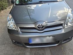 Grau Gebraucht 2007 Toyota Corolla Verso Van / Kleinbus | 5.600 € (Fairer Preis)