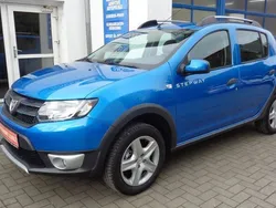 Blau Gebraucht 2016 Dacia Sandero Prestige Kleinwagen | 9.200 € (Fairer Preis)