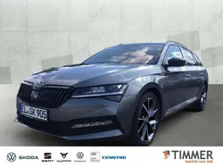 Graumetallic Gebraucht 2024 Skoda Superb SportLine Kombi | 40.790 € (Teuer)