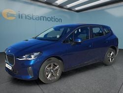 Blau Gebraucht 2024 BMW 218 Active Tourer Van / Kleinbus | 25.649 € (Superpreis)