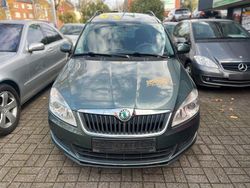 Grün Gebraucht 2012 Skoda Roomster Family Van / Kleinbus | 2.490 € (Fairer Preis)