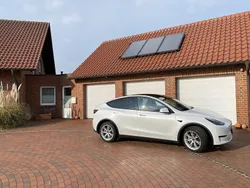 Weiß Gebraucht 2022 Tesla Model Y Long Range SUV | 34.950 €