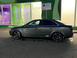 Grün Gebraucht 2004 Audi A4 Limousine | 5.500 €