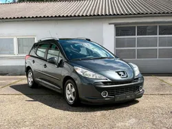 Schwarz Gebraucht 2009 Peugeot 207 Kombi | 1.450 €