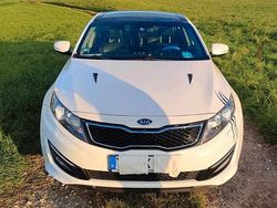 Weiß Gebraucht 2013 Kia Optima Hybrid Limousine | 9.000 € (Fairer Preis)