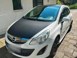 Weiß Gebraucht 2011 Opel Corsa Color Edition Kleinwagen | 3.900 € (Guter Preis)