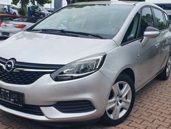 Silber Gebraucht 2017 Opel Zafira Edition Van / Kleinbus | 8.990 € (Fairer Preis)
