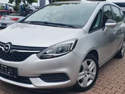 Silber Gebraucht 2017 Opel Zafira Edition Van / Kleinbus | 9.990 € (Fairer Preis)