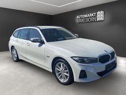 Mineralweiss metallic Gebraucht 2023 BMW 330e Shadowline Kombi | 33.700 € (Superpreis)