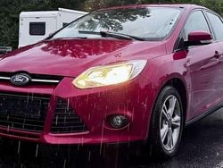 Rot Gebraucht 2013 Ford Focus Titanium Kombi | 3.399 € (Superpreis)