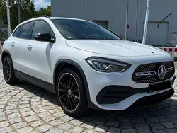 Weiß Gebraucht 2021 Mercedes GLA200 AMG line SUV | 32.999 € (Fairer Preis)