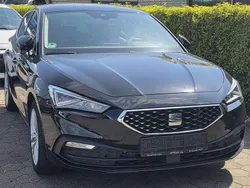 Mitternachtsschwarz Gebraucht 2021 Seat Leon XCELLENCE Kleinwagen | 18.999 € (Guter Preis)