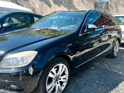 Schwarz Gebraucht 2008 Mercedes 220 Kombi | 4.700 €