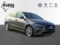 Grau Gebraucht 2019 Mercedes B180 Progressive Van / Kleinbus | 22.649 € (Guter Preis)