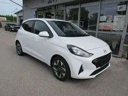 Weiß Gebraucht 2024 Hyundai i10 Advantage Kleinwagen | 18.490 € (Teuer)