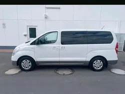 Weiß Gebraucht 2016 Hyundai H-1 Van / Kleinbus | 18.000 €