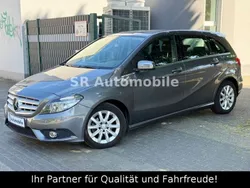 Grau Gebraucht 2014 Mercedes B180 Van / Kleinbus | 10.990 € (Fairer Preis)