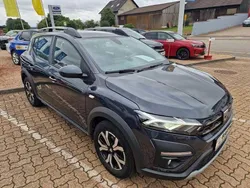 Kometen grau (metallic) Gebraucht 2022 Dacia Sandero Comfort Kleinwagen | 15.990 € (Etwas zu teuer)