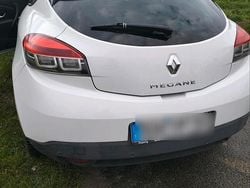 Weiß Gebraucht 2011 Renault Mégane Coupé Coupé | 4.000 €