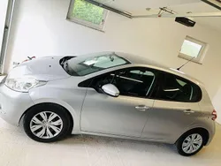 Silber Gebraucht 2013 Peugeot 208 Active Kleinwagen | 2.699 € (Fairer Preis)