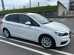 Weiß Gebraucht 2016 BMW 218 Active Tourer Van / Kleinbus | 13.200 € (Fairer Preis)