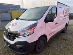 Weiß Gebraucht 2015 Renault Trafic Komfort Van | 3.700 € (Teuer)