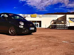 Schwarz Gebraucht 2022 Abarth 595 Turismo Kleinwagen | 27.500 € (Etwas zu teuer)