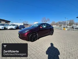 Schwarz Gebraucht 2024 Tesla Model Y Long Range SUV | 45.300 € (Teuer)