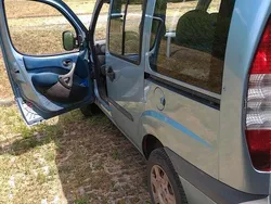 Blau Gebraucht 2005 Fiat Doblò Van / Kleinbus | 1.400 €