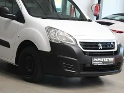 Weiß Gebraucht 2017 Peugeot Partner Comfort Van / Kleinbus | 6.990 € (Guter Preis)