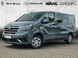 Grau Gebraucht 2023 Renault Trafic Life Van | 46.200 € (Teuer)