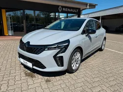 Grau Neu 2025 Renault Clio V Evolution Limousine | 22.500 € (Etwas zu teuer)