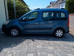 Blau Gebraucht 2012 Peugeot Partner Tepee Van / Kleinbus | 4.800 €