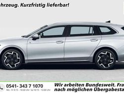 Oyster silver metallic Neu 2025 VW Passat R-line Kombi | 45.485 € (Superpreis)