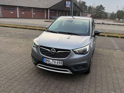 Grau Gebraucht 2018 Opel Crossland S SUV | 16.000 € (Etwas zu teuer)