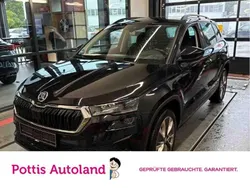 Schwarz Gebraucht 2022 Skoda Karoq Style SUV | 26.777 € (Guter Preis)