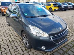 Grau Gebraucht 2005 Peugeot 208 Allure Kleinwagen | 9.000 €