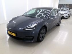 Grau Gebraucht 2020 Tesla Model 3 Standard Range Limousine | 16.900 € (Guter Preis)