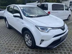 Weiß Gebraucht 2017 Toyota RAV4 Hybrid Comfort SUV | 19.990 € (Fairer Preis)