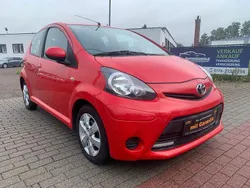 Rot Gebraucht 2012 Toyota Aygo Cool Kleinwagen | 3.990 € (Fairer Preis)